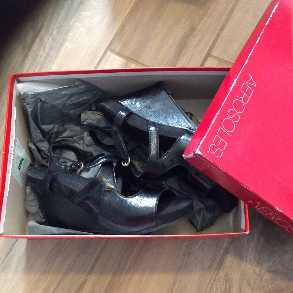 Black Aerosoles